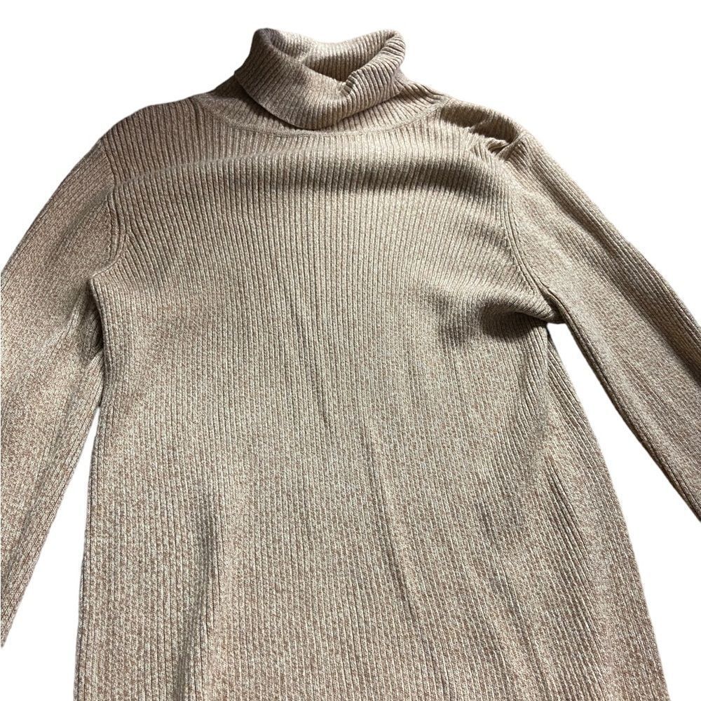 Kim Rigers  tan turtleneck excellent like new size medium she pics
